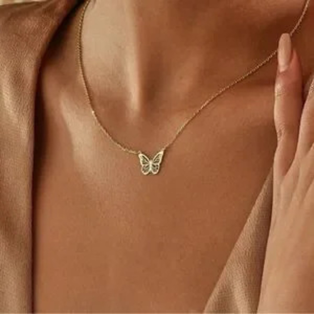 NEW?14K Gold Plated Elegant Gold Butterfly Necklace - Picture 3 of 4